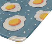 Frischeier auf blau schneidebrett (Ecke)