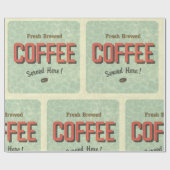 Frischer, gebrühter Kaffee wird hier serviert Geschenkpapier (Flach)