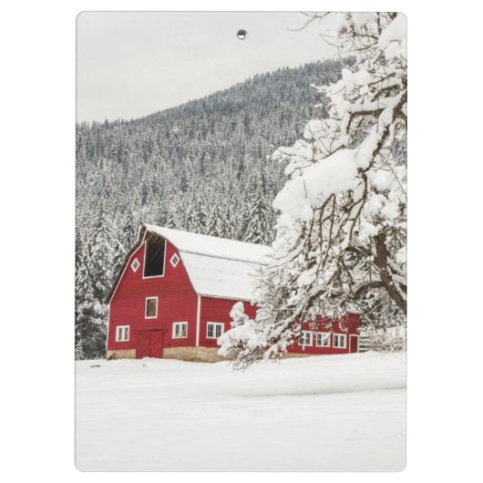 Frischer Schnee auf roter Scheune Klemmbrett (Rückseite)