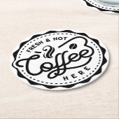 Frischer und heißer Kaffee Runder Pappuntersetzer (Angewinkelt)