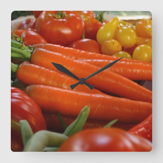 Frisches Gemüse ernten Quadratische Wanduhr (Vorderseite)