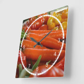 Frisches Gemüse ernten Quadratische Wanduhr (Winkel)