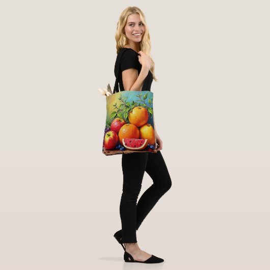 Frisches Obst in perfektem Mix Design Tasche (Am Model)