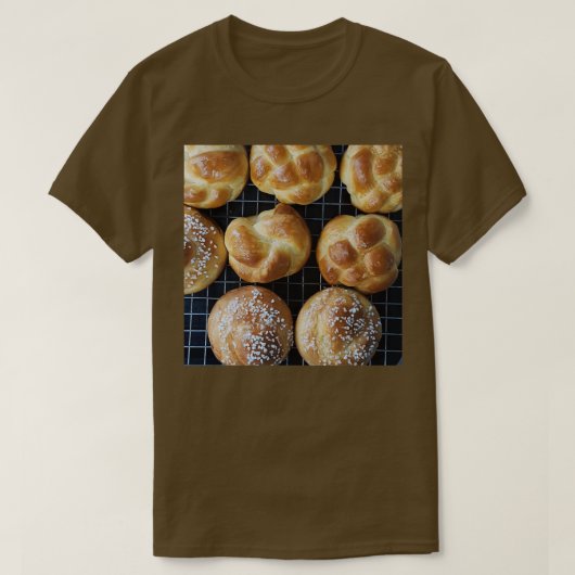Frischgebackene Brioche aus Backofen T-Shirt (Design vorne)
