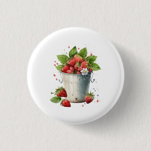 Frischgepflückte Erdbeeren in einem Eimer Button (Vorderseite)