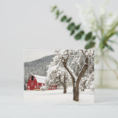 Frischschnee auf roter Scheune Postkarte (Stehend Vorderseite)