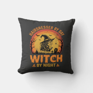 Friseur bei Tag, Hexe bei Nacht Halloween-Design Kissen