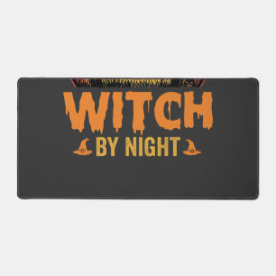 Friseur bei Tag, Hexe bei Nacht Halloween-Design Schreibtischunterlage