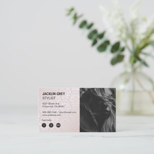 Friseurin | Damask Chic Pattern Treuekarte (Stehend Vorderseite)