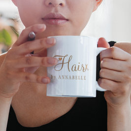 Friseursalonname personalisiertes Goldtypografie-L Kaffeetasse