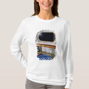 Frisierkommode, die Kaiserin Josephine gehört T-Shirt