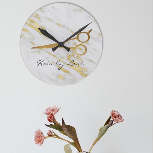 Frisur-Stylist-Goldmarmorschere Personalisiert Runde Wanduhr