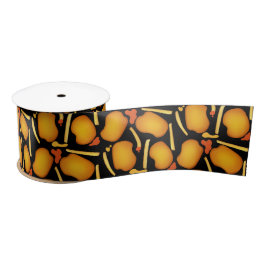 Frittierte Hühnergebisse und Kartoffelfries Satinband