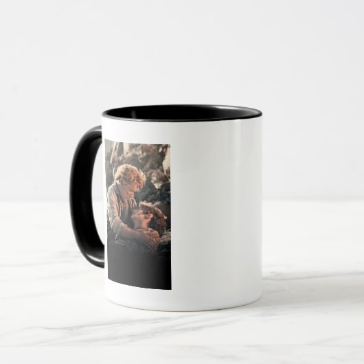 FRODO™ in Samwise-Armen Tasse (Vorderseite Links)