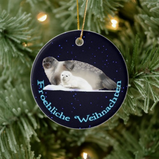 Froehliche Weihnachten - Ringed Siegel Keramikornament (Baum)