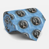 Frog mit einer Abhollinie Krawatte (Gerollt)