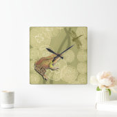 Frog und Dragonfly auf Water Lilies Quadratische Wanduhr (Zuhause)