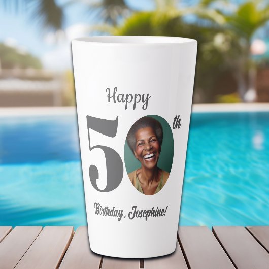 Frohe 50. Geburtstagsfoto mit Betonung Milchtasse