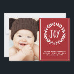 Frohe Feiertags-Geburts-Mitteilung der Herz-| Feiertagskarte<br><div class="desc">Eine niedliche Feiertags-Fotokarte für das erste Weihnachten des Babys. Diese festliche rote und weiße Geburtsmitteilung kennzeichnet einen hübschen Wreath und einen Raum für ein Foto.</div>