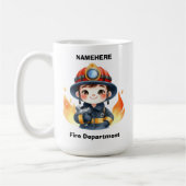 Frohe junge Feuerwehrfrau bereit zu kämpfen Kaffeetasse (Links)