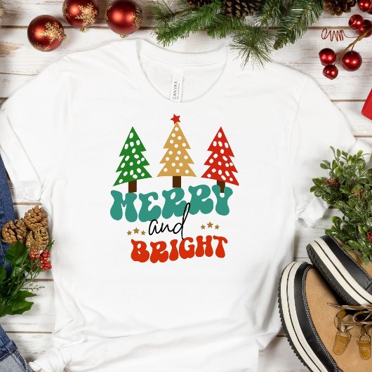 Frohe und helle Ferien Weihnachtsbaumen T-Shirt
