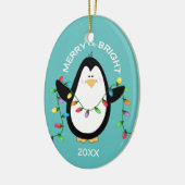 Frohe und helle Weihnachten Pinguin Fun Blue Oval Keramik Ornament (Links)