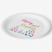 Frohe und helle Weihnachtsbaume Pappteller (Schrägansicht)