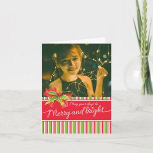 Frohe und leuchtend rote Weihnachtskarte für heili Feiertagskarte