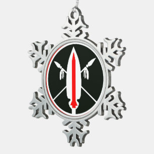 Frohe Weihnacht-Lanzen-Rakete Schneeflocken Zinn-Ornament