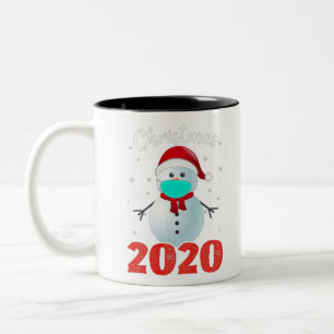 Frohe Weihnachten 2020 Snowman in Maske Pajama Sch Zweifarbige Tasse