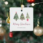 Frohe Weihnachten, 3 Bäume Keramikornament<br><div class="desc">Einfache Weihnachtsdekoration. Das Design umfasst 3 Aquarellweiden,  den Titel "Frohe Weihnachten" in festlich roter Kalligraphie und Familienname.</div>