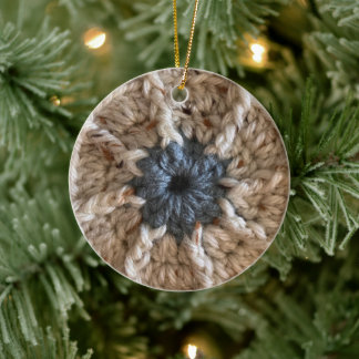Frohe Weihnachten Beige Blue Yarn Foto Crocheter Keramik Ornament