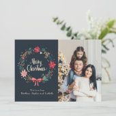 Frohe Weihnachten Blumenreath Personalisiertes Fot Karte (Stehend Vorderseite)