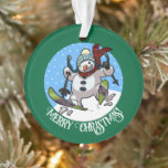 Frohe Weihnachten! Editable Text Skiing Snowman<br><div class="desc">Eine festliche Dekoration für Ihren Weihnachtsbaum,  mit einem Cartoon eines fröhlichen Schneemanns mit Karottennase und Kohleaugen,  der durch den Schnee auf den Skiern,  in Wollhut und Tartan Schal. Ein optimistisches Bild für Weihnachten oder den ganzen Winter. Ändern Sie den Standardtext "Frohe Weihnachten!" in Ihre bevorzugte Nachricht oder Beschriftung.</div>