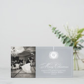 Frohe Weihnachten Elegant Silver Monogram Foto (Stehend Vorderseite)