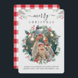 Frohe Weihnachten Familie Foto Mistletoe Berries<br><div class="desc">Eine Weihnachts-Fotokarte, die Sie leicht anpassen können. Fügen Sie Ihr Foto hinzu, und ändern Sie den Wortlaut und die Namen, indem Sie auf die Schaltfläche "Personalisieren" klicken. Ob Sie sich bedanken, die besten Wünsche erweitern oder einfach nur den Geist der Saison teilen, unsere Custom Botanical Foto Christmas Greetings Card ist...</div>