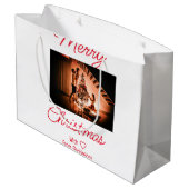 Frohe Weihnachten fügen Familienname Foto rot einf Große Geschenktüte (Rückseite Schrägansicht)