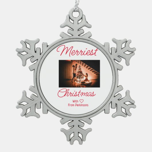 Frohe Weihnachten fügen Familienname Foto rot einf Schneeflocken Zinn-Ornament (Vorderseite)