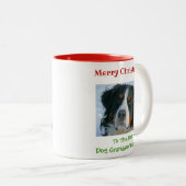 Frohe Weihnachten für Großmutter vom Hund Zweifarbige Tasse (VorderseiteRechts)
