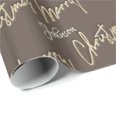 Frohe Weihnachten Golden Script Name Brown Ivory Geschenkpapier (Rolleneckpunkt)