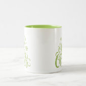 Frohe Weihnachten Grün Moderne Zweifarbige Tasse (Mittel)