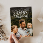 Frohe Weihnachten handgeschriebenes Foto<br><div class="desc">Diese moderne und schicke Weihnachtskarte bietet handgeschriebene Schriften mit Ihrem Foto für einen einzigartigen und einzigartigen Look. Der Rücken kommt mit einem festlichen Punktmuster und einem Platz für ein zweites Foto. Verwandeln Sie das/die Foto(e), das/die Sie Liebe in diesem Jahr in eine personalisierte Urlaubskarte, die sie auch Liebe geben werden....</div>