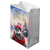 Frohe Weihnachten Hippo Weihnachtsmannmütze und Sc Mittlere Geschenktüte (Rückseite Schrägansicht)