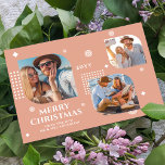 Frohe Weihnachten Mr. & Mrs. 3 Foto Collage Modern<br><div class="desc">Frohe Weihnachten Mr. & Mrs. 3 Foto Collage Trendy Moderne Weihnachtskarten zeigt eine Foto-Collage von drei Ihrer Lieblings-Fotos mit dem Text "Frohe Weihnachten von den neuen Mr. & Mrs." in elegantem, weißem Drehbuch. Personalisieren Sie den Text durch Bearbeiten in den bereitgestellten Textfeldern. Ideal für Weihnachten, um Freunde und Familie zu...</div>