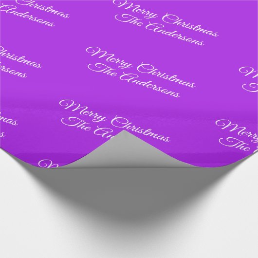 Frohe Weihnachten, Namen, weiße Schrift auf Lila Geschenkpapier (Ecke)