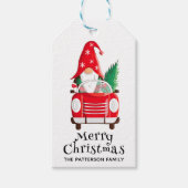 Frohe Weihnachten Niedlich Gnome Red Car Tree Geschenkanhänger (Vorderseite)