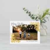 Frohe Weihnachten Poinsettia Design Folien Feiertagspostkarte (Stehend vorne)