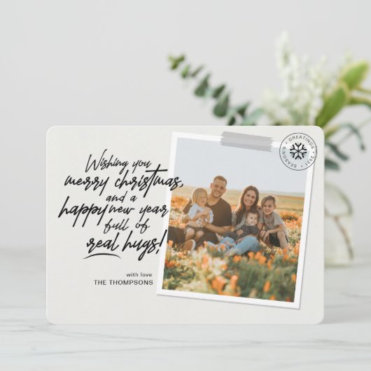 Frohe Weihnachten Real Hugs Script Gray Foto (Stehend Vorderseite)