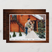 Frohe Weihnachten Rustic Wood Wedding Foto Card (Vorne/Hinten)