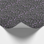 Frohe Weihnachten Schwarze Lila Santa Symbole Geschenkpapier (Ecke)